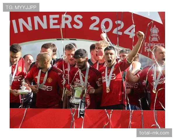 曼联新帅乱炖，战术混搭争欧冠，再谈“红魔”复兴依然可笑