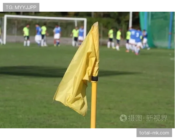 角旗判罚规则全拆解，哪些情况球权才归角球？