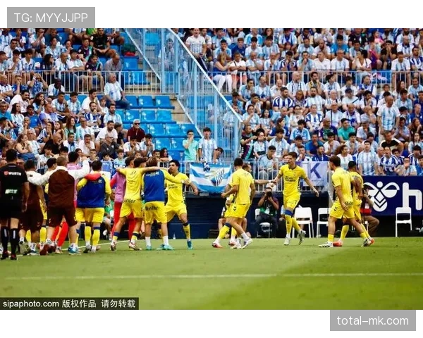 巴埃纳攻破乌拉圭球门：西班牙1-0取胜成焦点